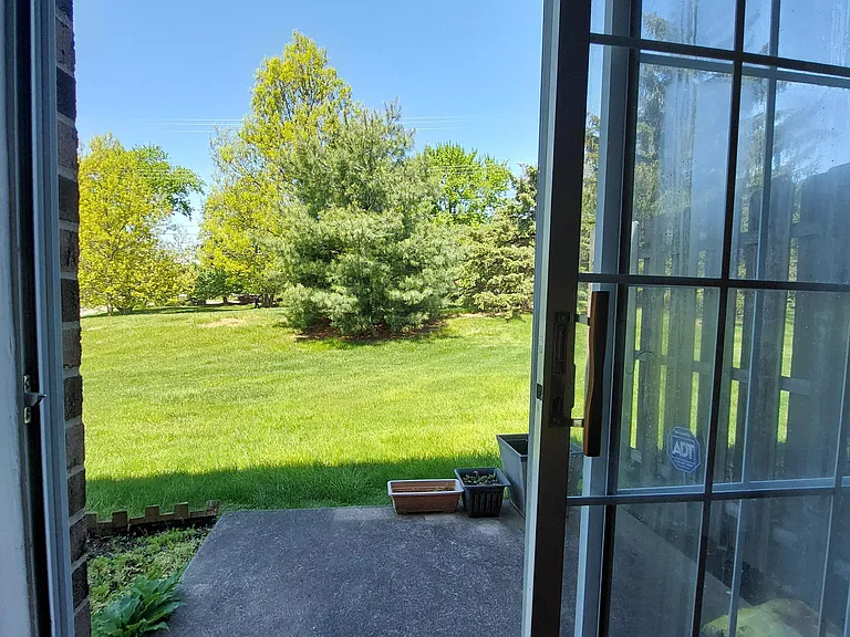 12 Coventry Ct — Photo 16