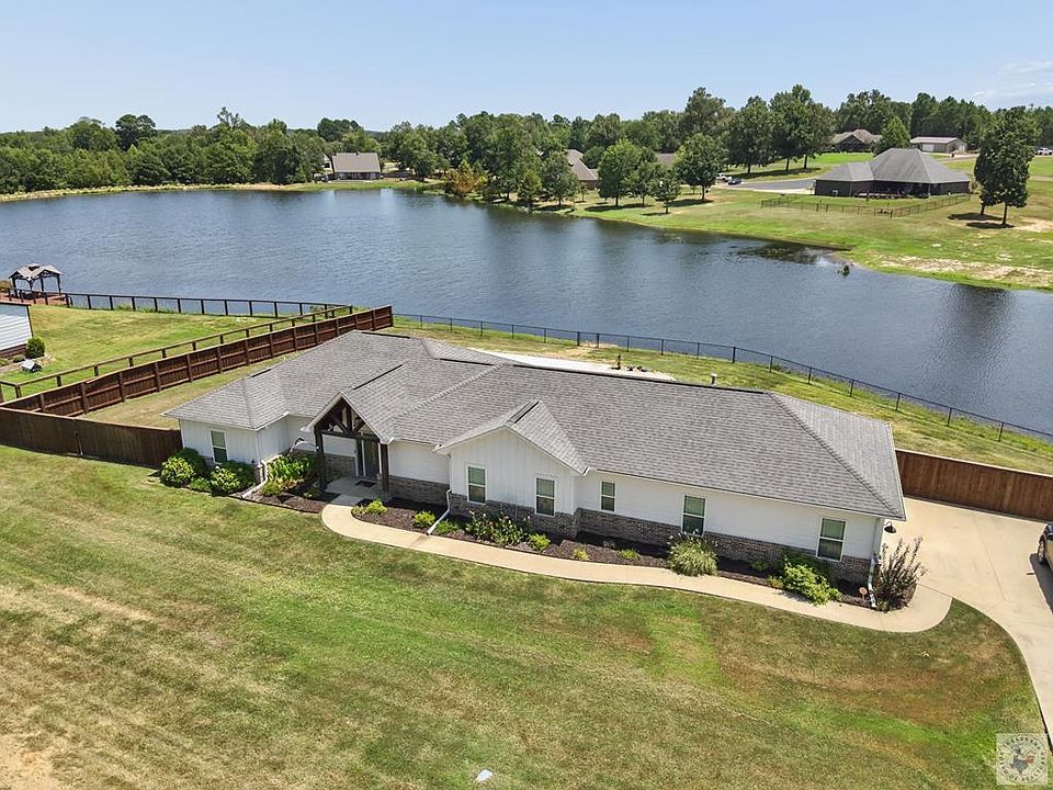 1st image of 6 Lewis Ln