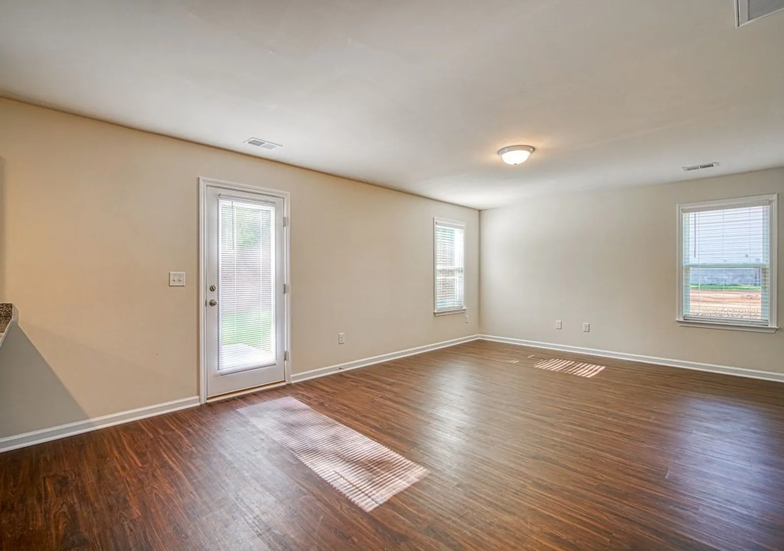 4 BR, 2.5 BA, 2 Car Garage, Boiling Springs School District 2 — Photo 4