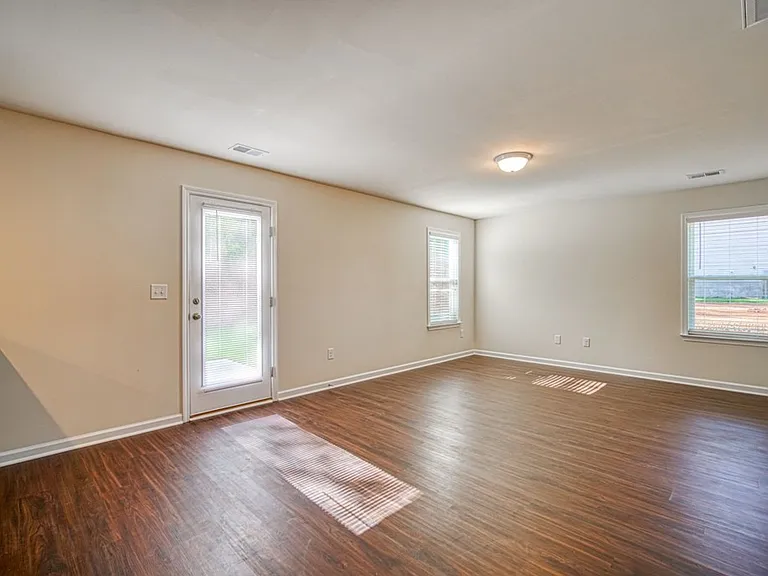 580 Millsgate Cir — Photo 4