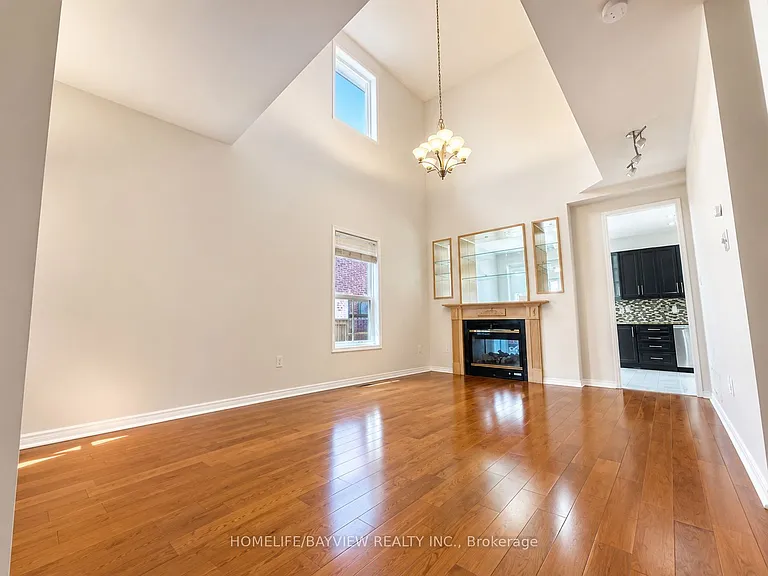87 English Oak Dr #MAIN — Photo 3