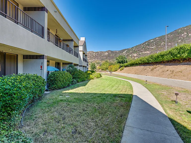 Legacy Hills at Poway 55+ — Photo 51