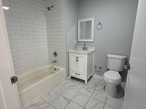 4th image of 188 Lafayette St #101