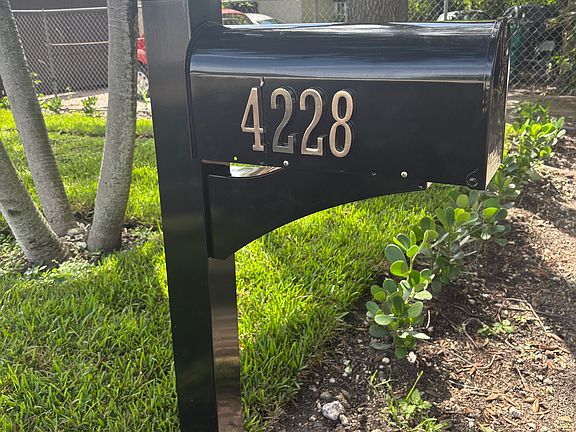 Mail Box