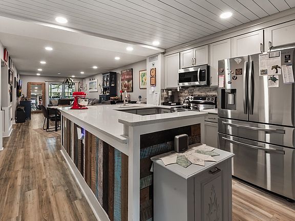 3rd image of 223 Maison Dr. #B6