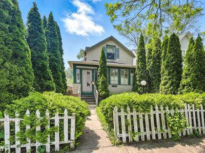 1914 Foster St, Evanston, IL, 60201