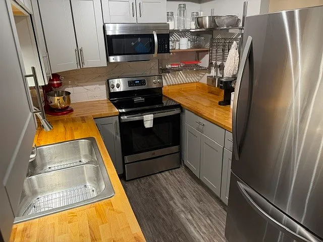 610 Camelot Dr — Photo 8