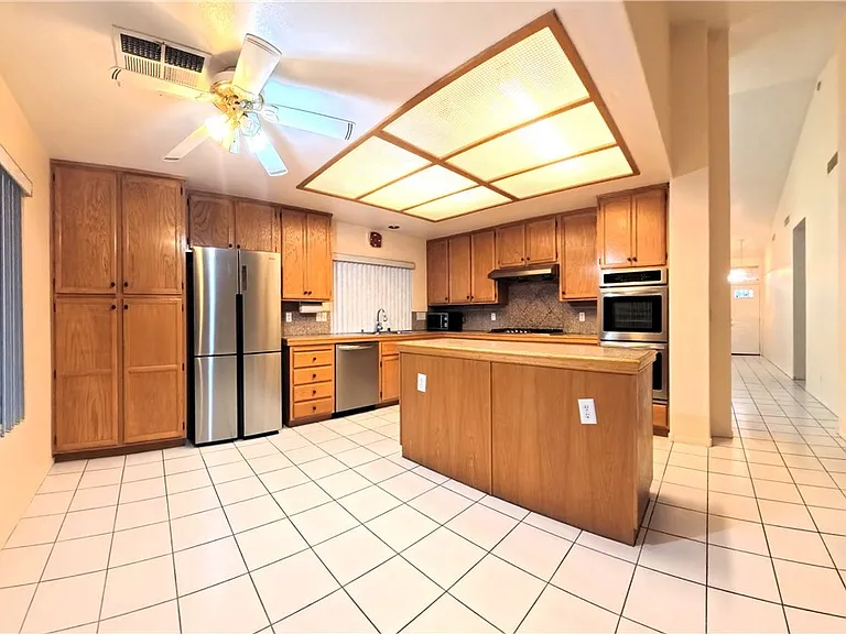 4844 Jadero Dr — Photo 13