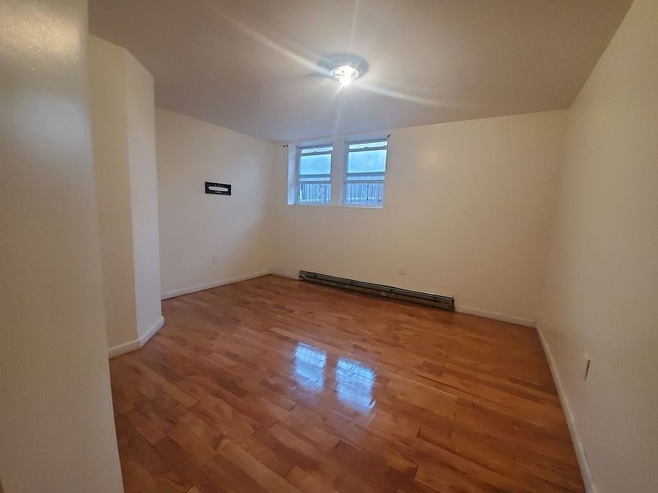 1st image of 543 E 92nd St #Wi
