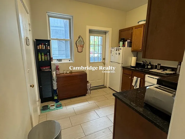 12 Farrington Ave #2T — Photo 3