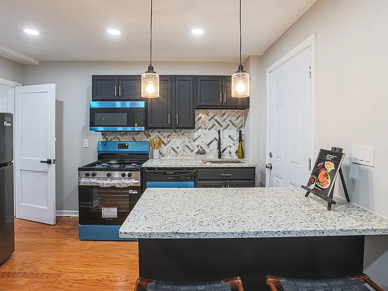 3635 Lyndale Ave — Photo 11