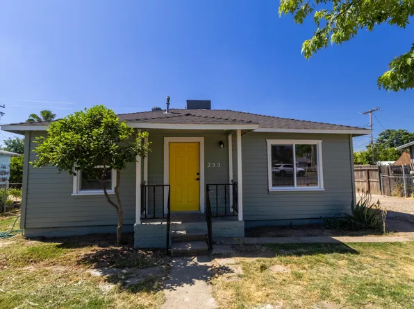 255 E Costner Street, Farmersville, CA 93223
