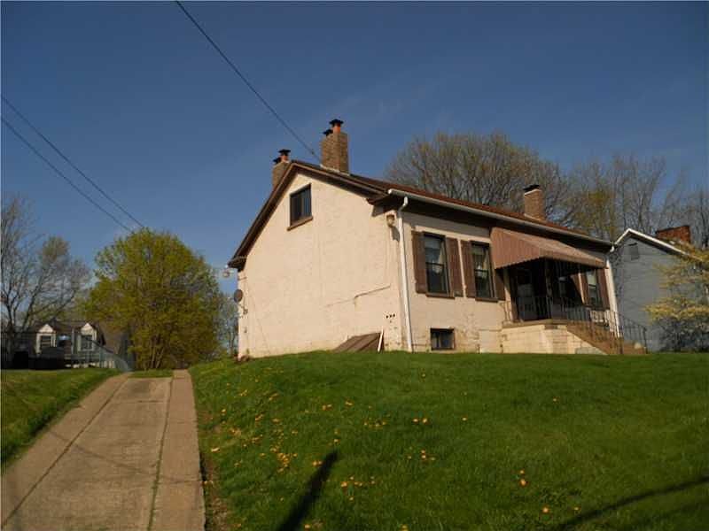 2nd image of 323 Ridge Ave