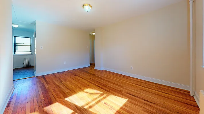 Rented by Revona Properties | media 8