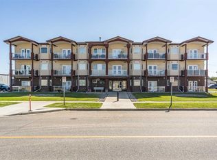 105 NW Main St S #209, Redcliff, AB T0J2P2