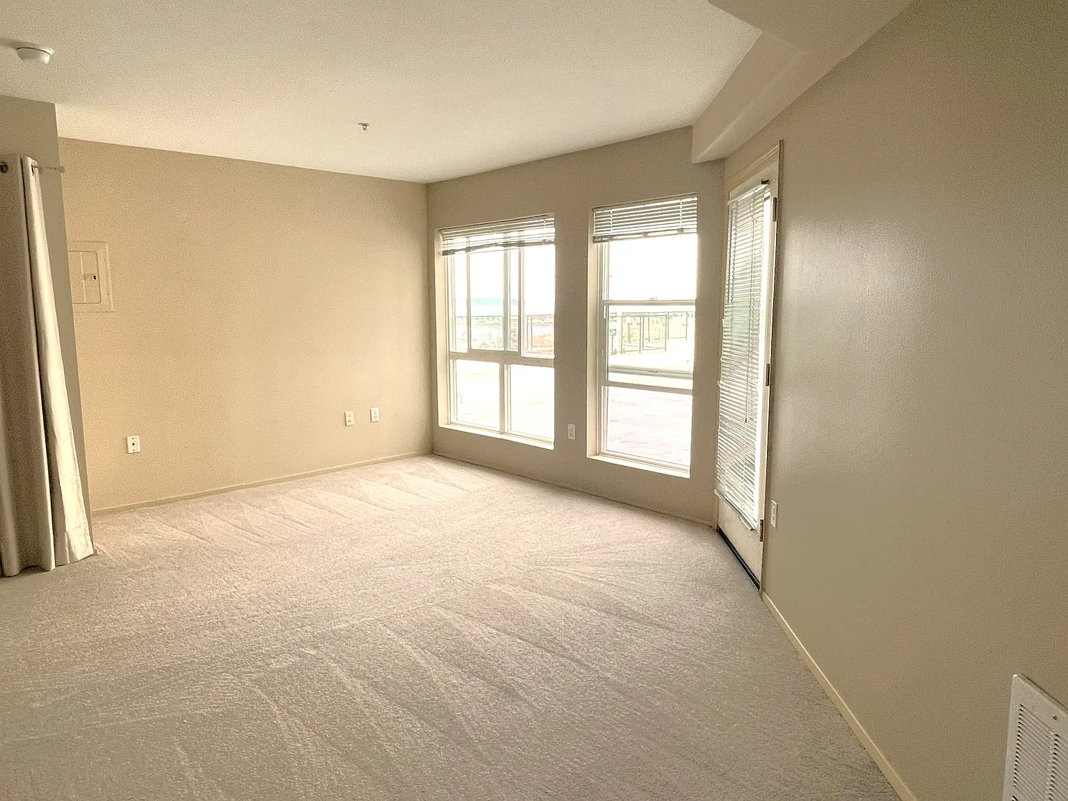 2824 Grand Ave — Photo 2