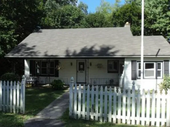 320 Tunnel Rd, Asbury, NJ 08802