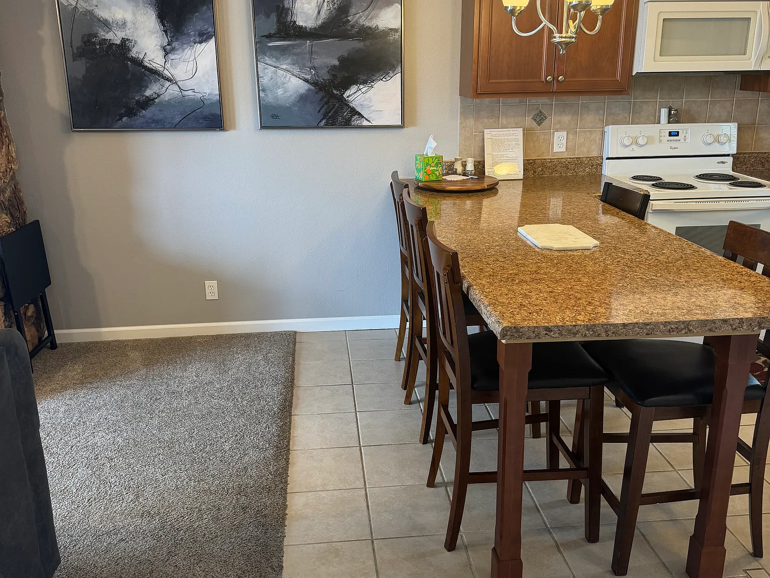 2 bed, 840 sqft, $1,200 — Photo 2