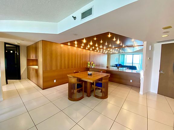 3rd image of 1000 Island Blvd APT 2505