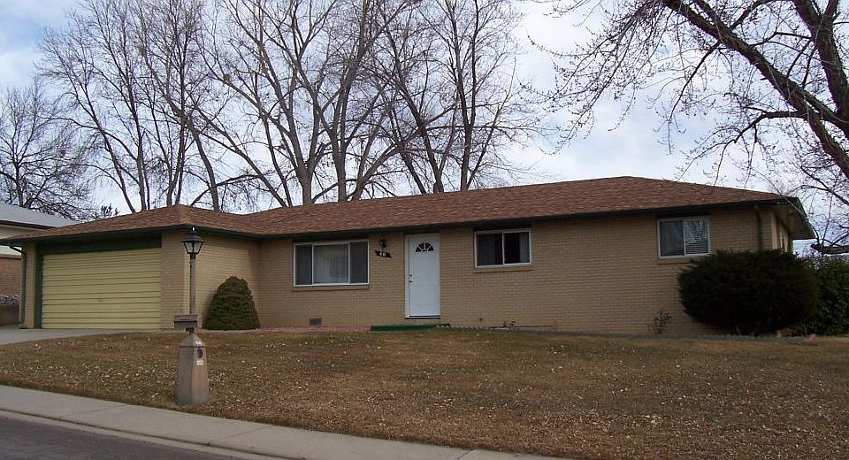 Pending: 40 Birch Ct, Longmont, CO 80503