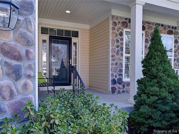 3rd image of 4116 Winthrop Cir