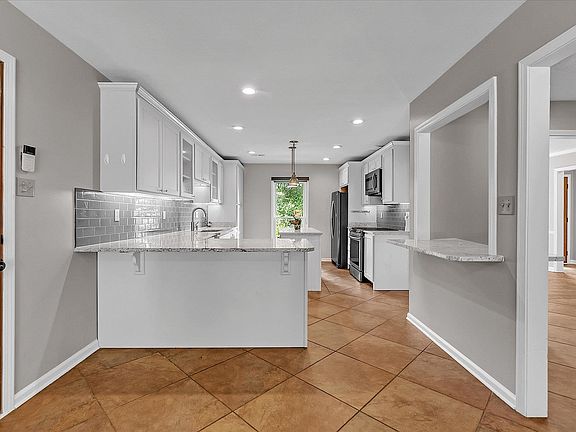 5th image of 8364 Bazemore Rd