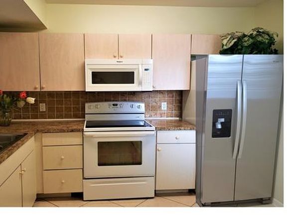 1095 Golden Lakes Blvd APT 911
