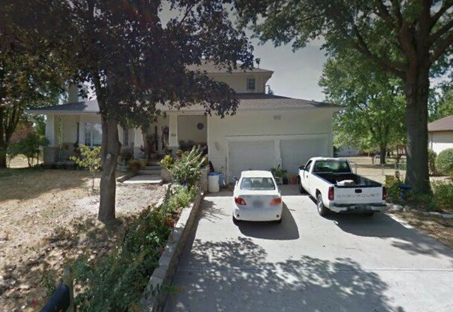 5 bedroom, 4.5 bathroom — Photo 1