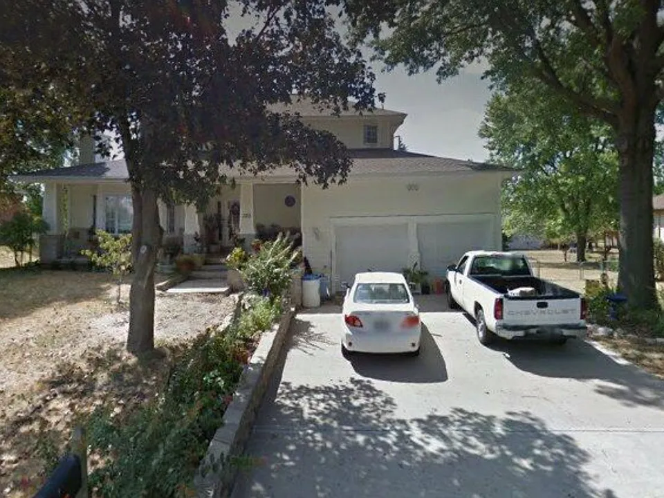 320 SE Willow Way