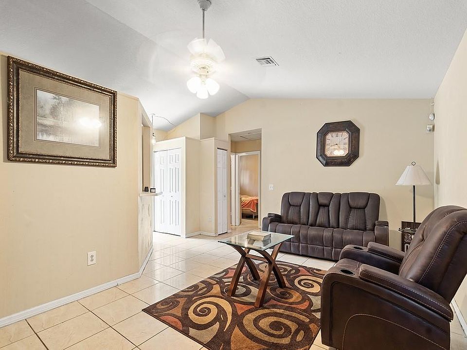 1st image of 4835 32nd Avenue