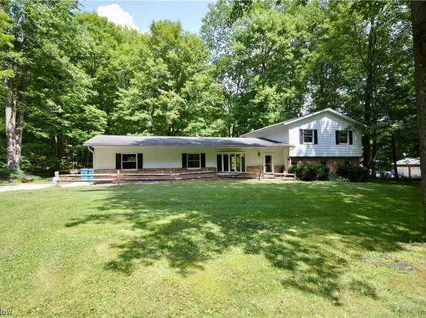 11594 Parkway Rd, Chardon, OH 44024