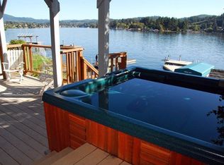 2680 NE Lake Dr, Lincoln City, OR 97367