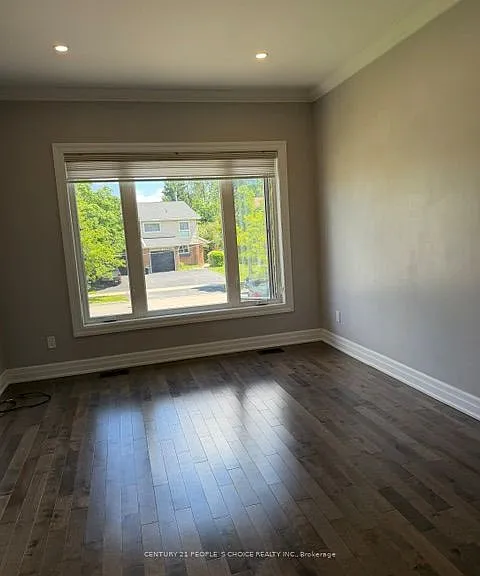 2951 Salerno Cres — Photo 3