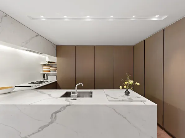 456 West 25th Street image 3 of 21