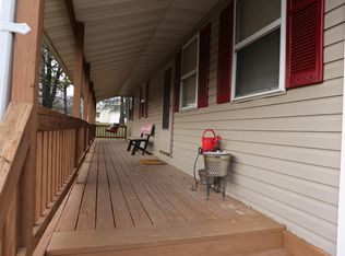 716 Pine St, Willow Springs, MO 65793
