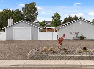 4570 Mount Adams View Dr, West Richland, WA 99353
