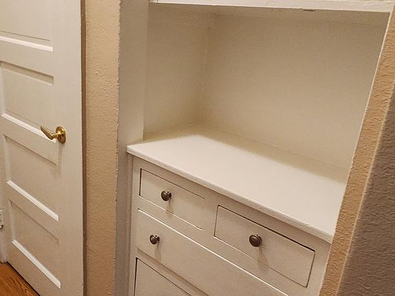 5th image of 220 Elm Ave APT 201