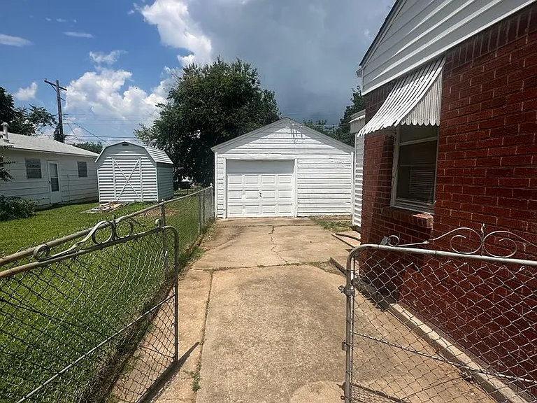 125 E Northrup Dr — Photo 6