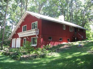 14 Frost Ln, Hadley, MA 01035