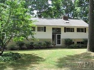 26 Alpine Ter, Pleasantville, NY 10570