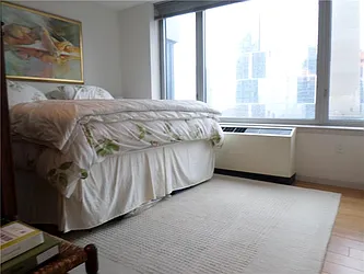 Rented by R New York