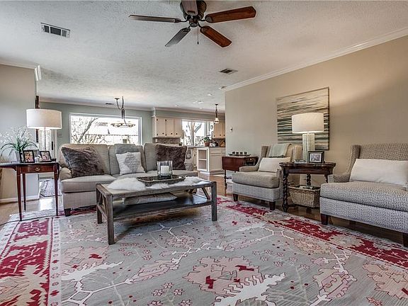 5th image of 113 Rocky Pointe Ct