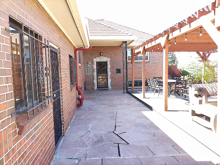 2580 N Monaco Pkwy #1 — Photo 53