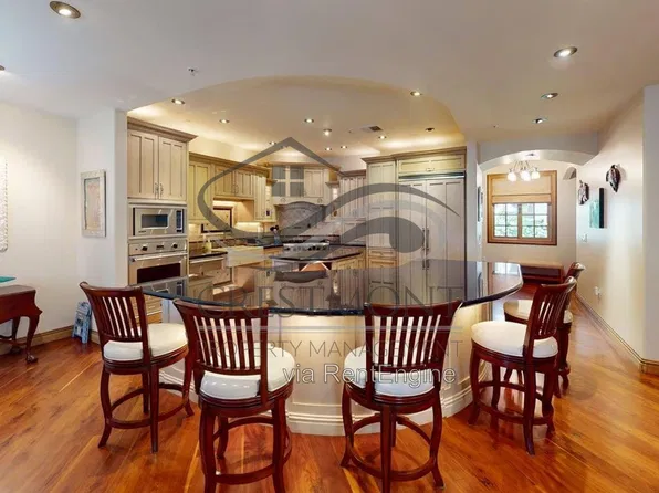 120 C Ave Unit 205, Coronado, CA 92118