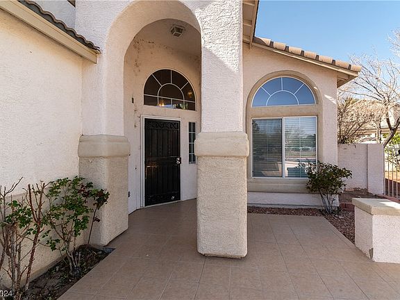 3rd image of 7959 Quail Summit Ln