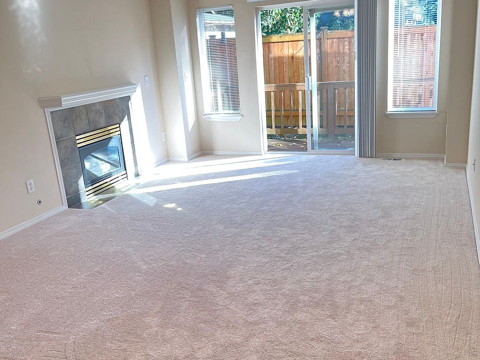 Living Room with back deck