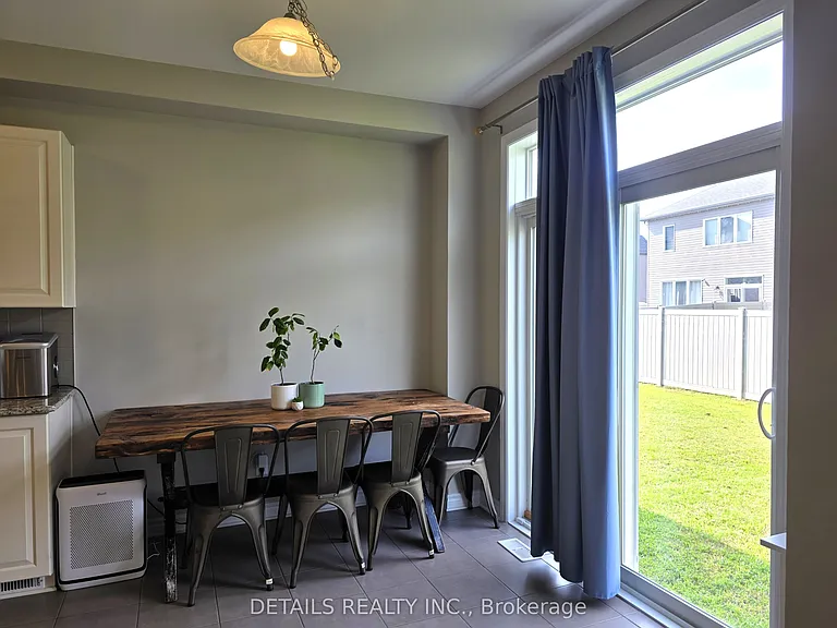 251 Saddleback Cres — Photo 19
