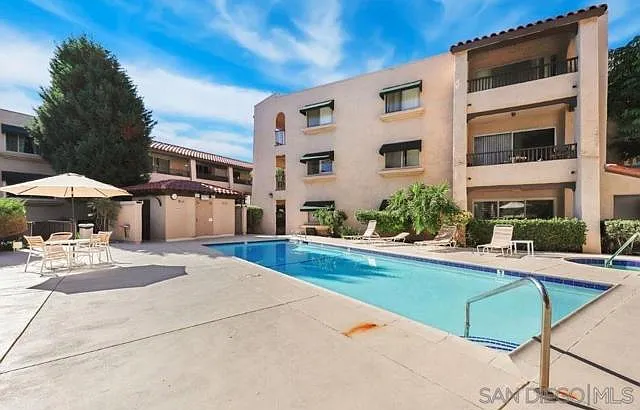 2530 Clairemont Dr #107 — Photo 2