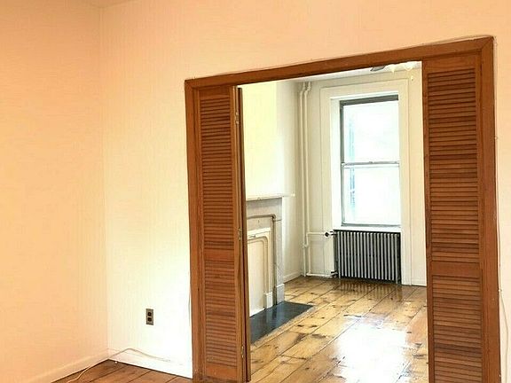 3rd image of 309 Sackett St APT 3