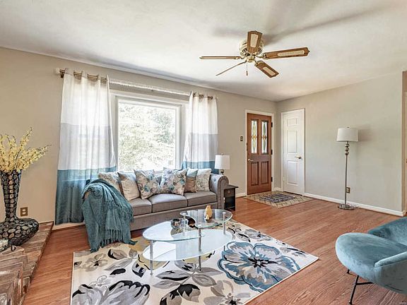 3rd image of 814 Gerald Pl